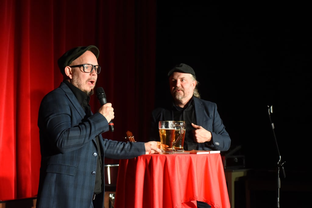 Zwei ausverkaufte Vorstellungen der Hengstmann Brüder im Barbyer Cinema. 