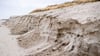 Rund 25.000 Tonnen Sand sollen am Strand vor den Nordostdünen auf Wangerooge aufgebracht werden - so soll die Düne vor Sturmfluten geschützt werden. (Archivbild)