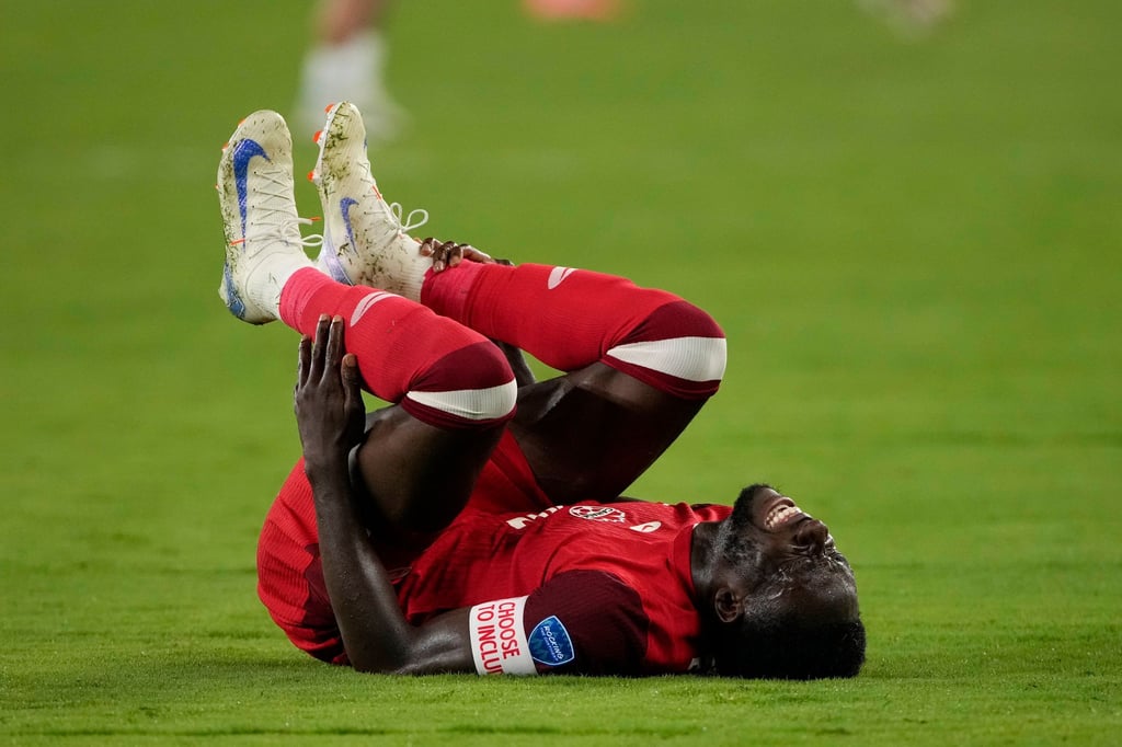 Alphonso Davies erholt sich derzeit von einer schweren Verletzung