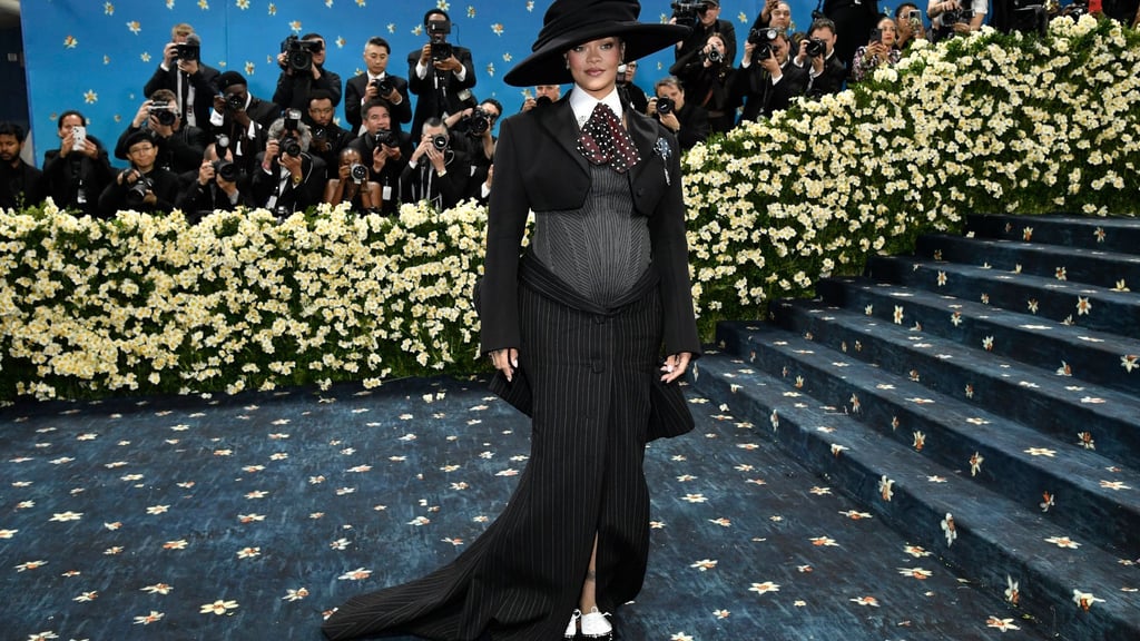 Rihanna scheint Schwangerschaftsgerüchte zu bestätigen