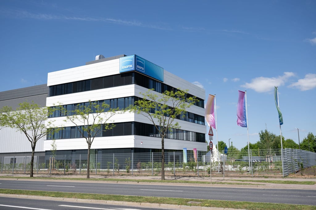 Jenoptik investierte in das neue Werk in Dresden knapp 100 Millionen Euro.