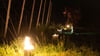 Kleine Feuer im Weinberg sollen die Rebstöcke vor Frost schützen.