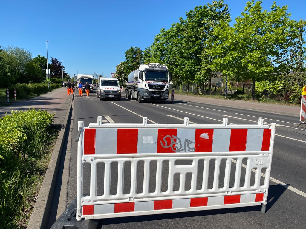 Wegen Raparaturarbeiten muss in Burg der Conrad-Tack-Ring (B1) in Fahrtrichtung Genthin halbseitig gesperrt werden.