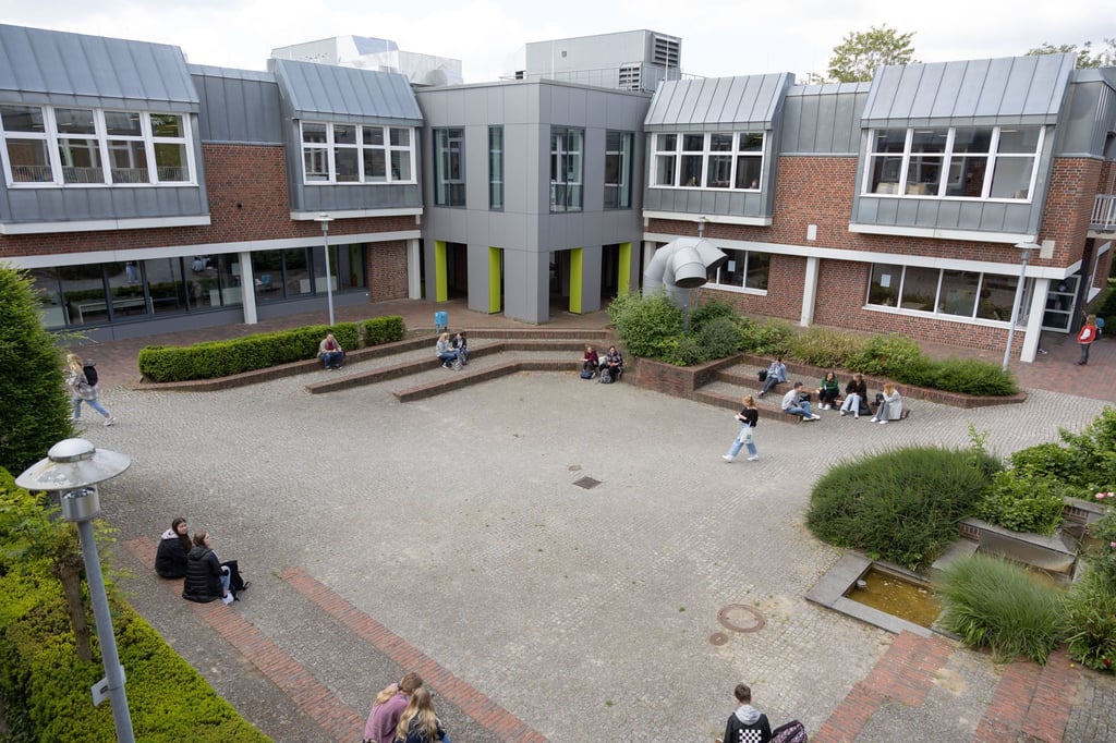 In einem Brief fordern Vertreter aus der Region Vechta Niedersachsens Wissenschaftsminister Falko Mohrs auf, die Führungsfrage an der Uni Vechta zu klären. (Archivbild)