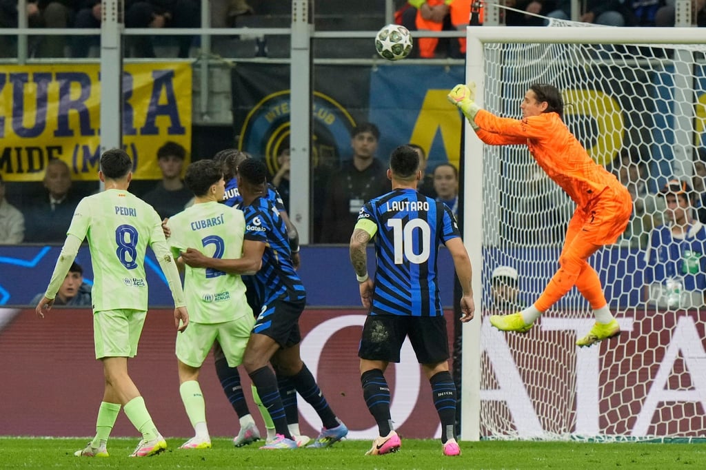 Inter-Torwart Yann Sommer (r.) zeigte gegen Barcelona eine starke Leistung.
