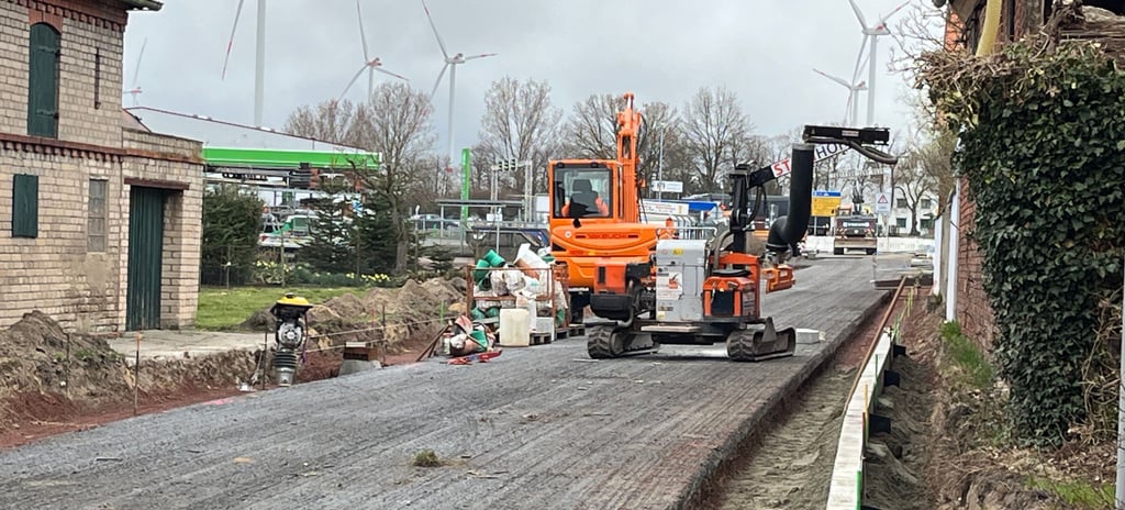 Die letzten Bauarbeiten Richtung Tankstelle in Lüderitz liefen noch vor wenigen Wochen. Inzwischen sind die Arbeiten abgeschlossen.