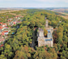 Ortsbildprägend, aber derzeit wegen Arbeiten (fast) unerreichbar: die Eckartsburg.
