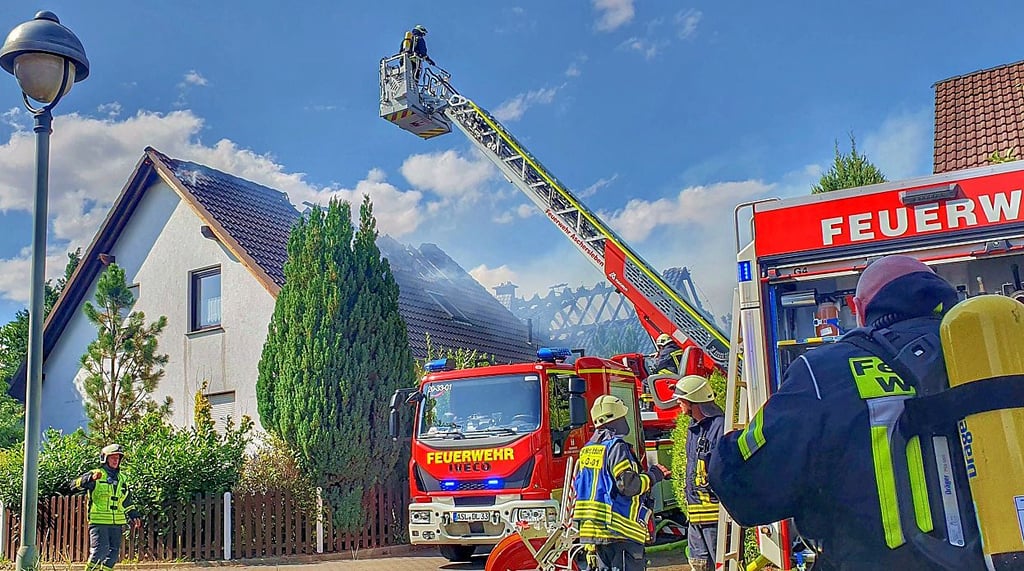 Zwei Jahre nach dem Brand von zwei Häusern mit Löschwasserproblemen in Westdorf wird auf eine Zisterne gehofft.