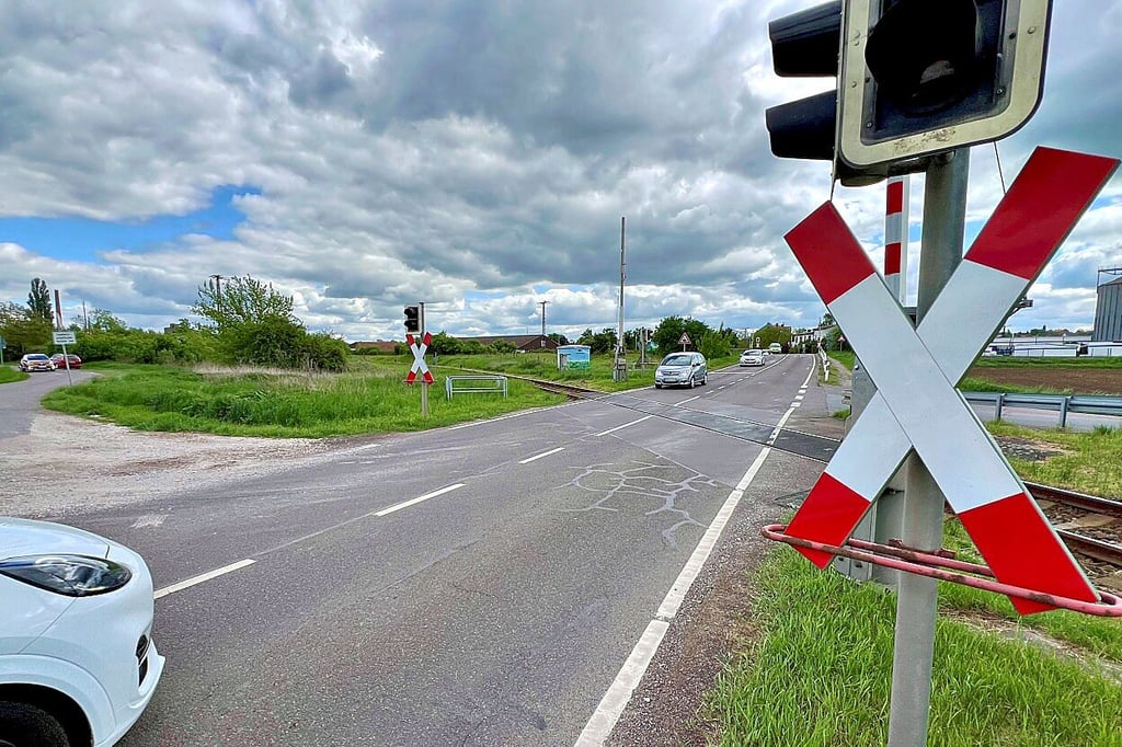 Dieser Bahnübergang in Könnern soll umgebaut werden.