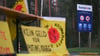 Umweltschützer protestieren vor der Brennelementefabrik in Lingen immer wieder gegen Uranlieferungen aus Russland. (Archivbild)