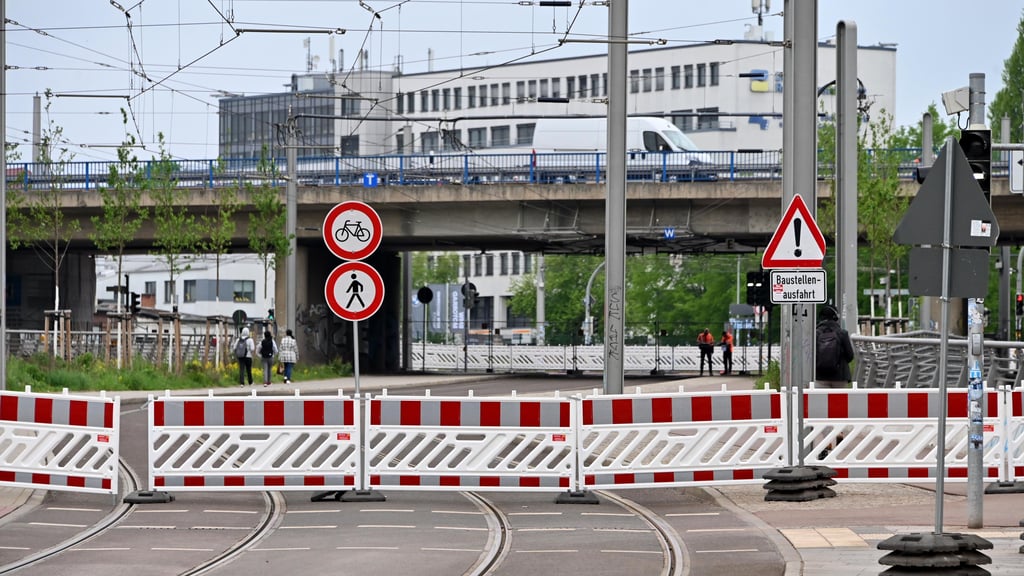 Magdeburgs berühmteste Baustelle ist aktuell die an der Ringbrücke Damaschkeplatz. Die Überführung soll im Juni abgerissen werden.