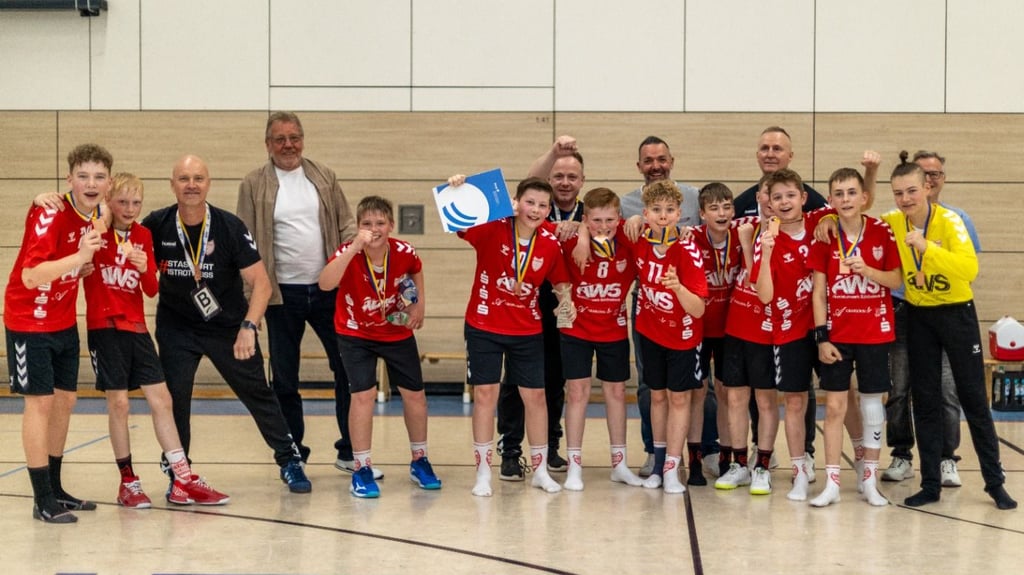 Die männliche D-Jugend des HV Rot-Weiss Staßfurt verteidigte mit einem Sieg gegen den bis dato ungeschlagenen SC Magdeburg Platz drei in der Oberliga.