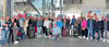 Das Team von H&L Montagebau aus Bad Dürrenberg samt Partnerinnen der Mitarbeiter am Dienstag vor dem Abflug am Flughafen Leipzig/Halle