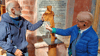 Waltraud Meyer ist eine der Ersten, die sich für die Skulpturen von Ulli Kittelmann in der Marienkirche in Stendal begeistert.