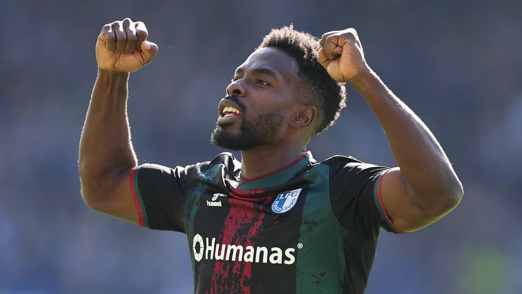 Daniel Heber verlängert seinen Vertrag beim 1. FC Magdeburg. Der Abwehrspieler ist seit 2023 beim FCM tätig.