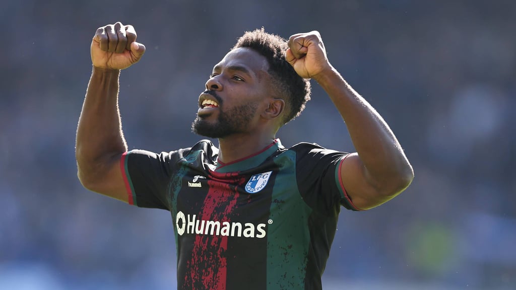 Daniel Heber verlängert seinen Vertrag beim 1. FC Magdeburg. Der Abwehrspieler ist seit 2023 beim FCM tätig.