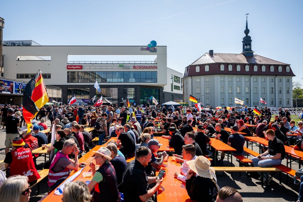 Die Polizei hat bei Demonstrationen in Gera am 1. Mai eine zweistellige Anzahl von Straftaten und Ordnungswidrigkeiten erfasst. (Archivbild)