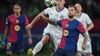 Iñigo Martínez (r) vom FC Barcelona hat eine Spuckattacke nach dem Rückspiel gegen Inter bestritten.