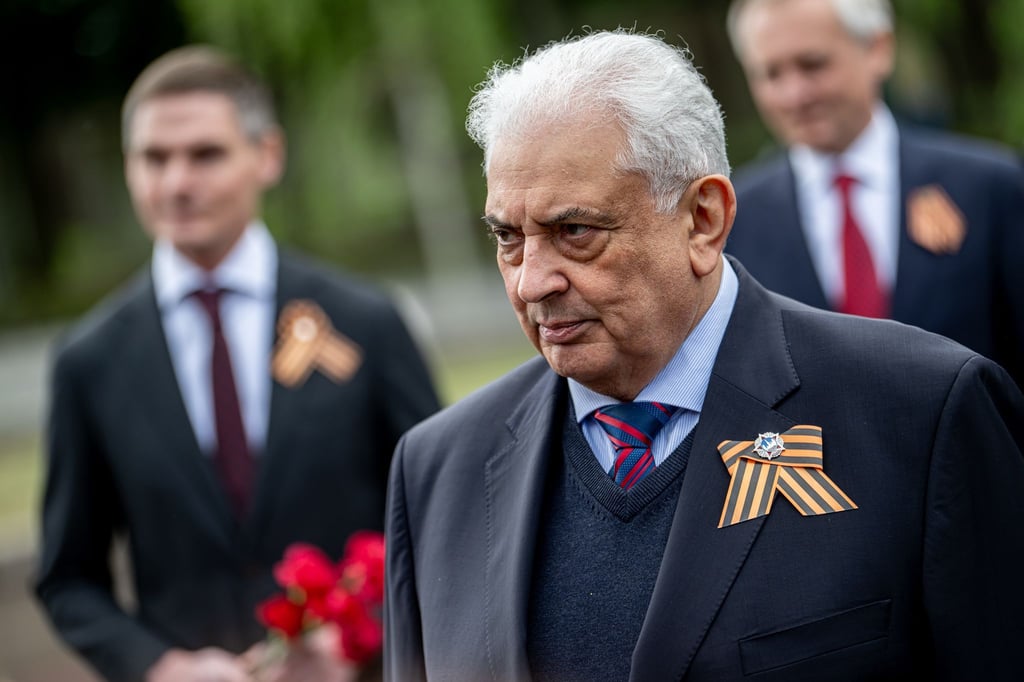 Russlands Botschafter Sergej Netschajew gedenkt des Endes des Zweiten Weltkriegs in Europa.