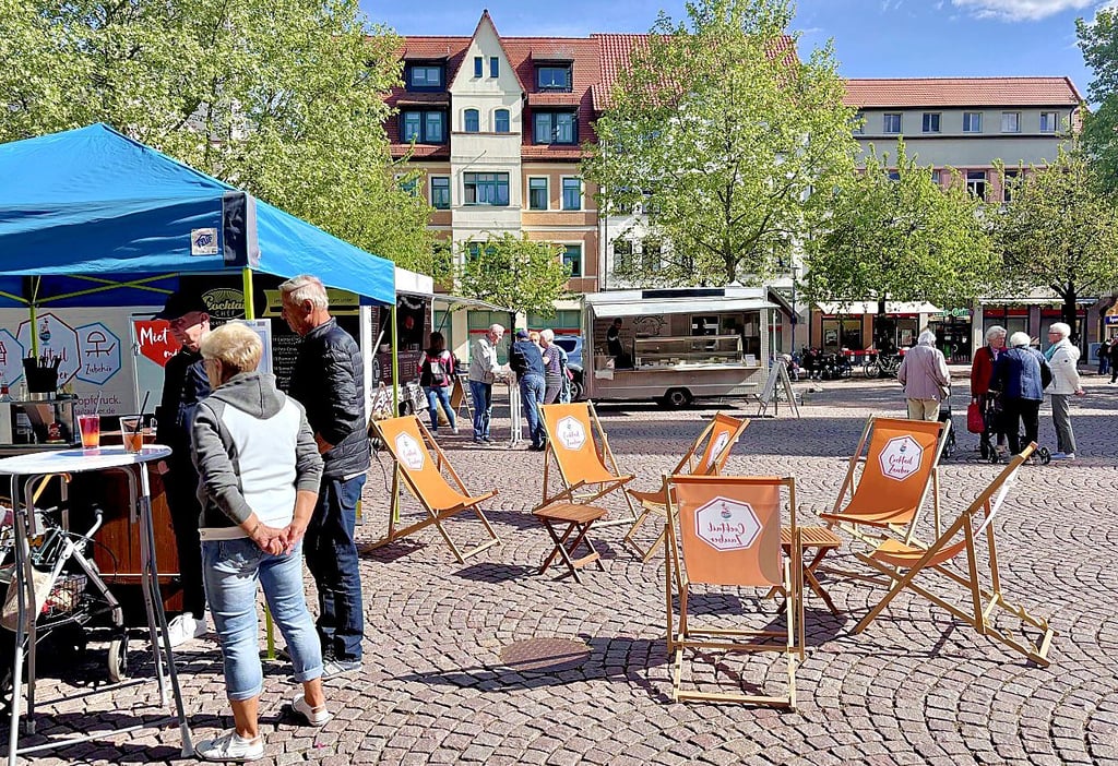 Am Mittwoch fand der erste Feierabendmarkt in Bitterfeld statt.