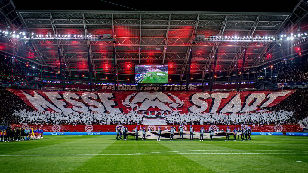 Nachteile für die Messestadt ohne Champions League: Choreo der RB-Fans gegen Real Madrid.