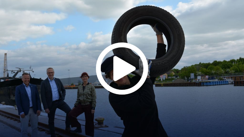 Das Theater "Das letzte Kleinod" gastiert mit dem Stück "Reibholz" im Juni am Haldensleber Binnenhafen.