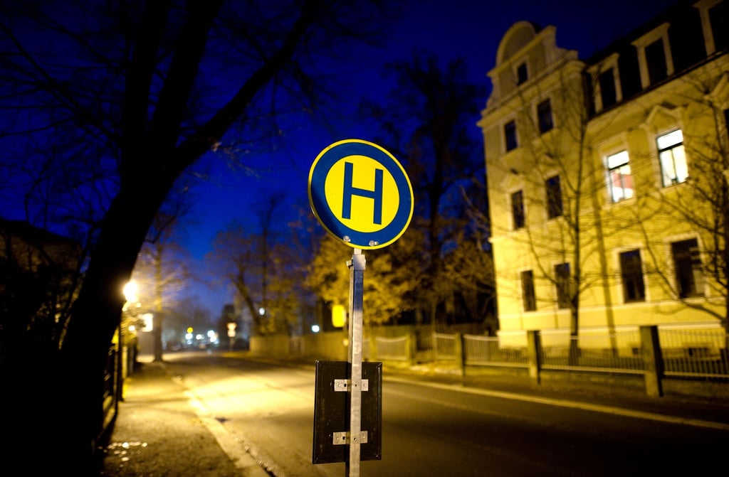 Nachts und in der Nähe von Feiern ist besonders viel Aufmerksamkeit und Umsicht gefragt - speziell von dort eingesetzten Busfahrern.