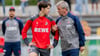 Guter Draht zu den Spielern: Funkel beim FC-Training.