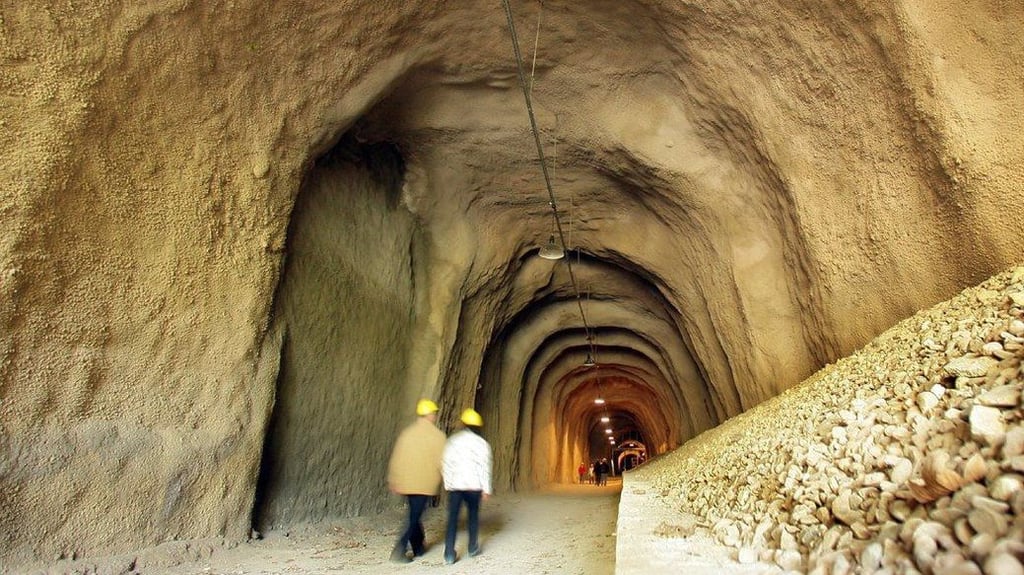 das Stollensystem in der KZ-Gedenkstätte Langenstein-Zwieberge. In dem Konzentrationslager mussten von 1944 bis 1945 rund 8.200 Menschen für die deutsche Rüstungsproduktion arbeiten.