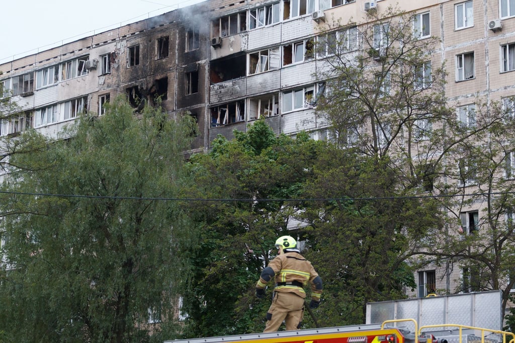 Einen schweren russischen Luftangriff auf Kiew gab es noch vor Inkrafttreten der Waffenruhe.