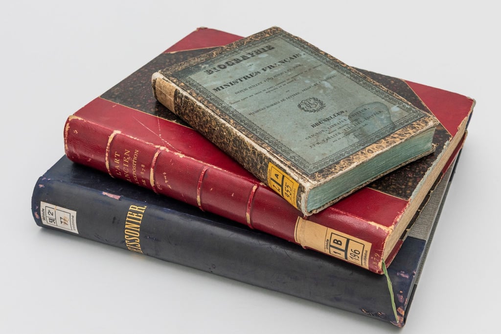 Bücher von Raoul Fernand Jellinek-Mercedes. NS-Raubgut aus sächsischen Bibliotheken an jüdische Erben zurückgegeben