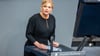Bundestagspräsidentin Klöckner erinnerte beim Gedenkakt des Parlaments an vergessene Opfer des Kriegs.