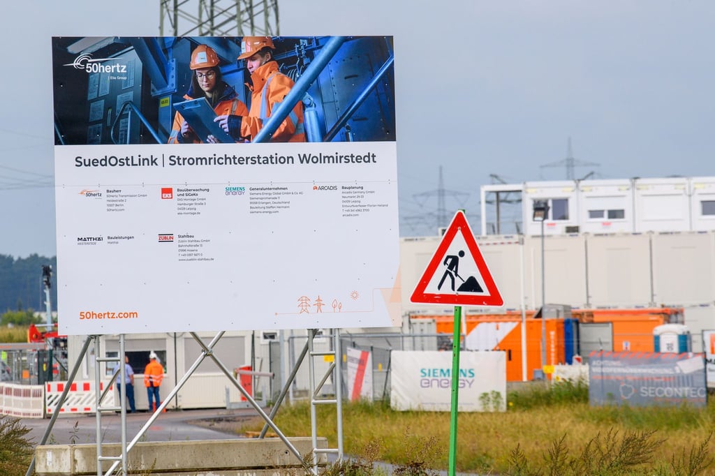 Der bayerische Abschnitt der Stromtrasse Südostlink wird rein als Erdkabel verlegt. (Archivbild)