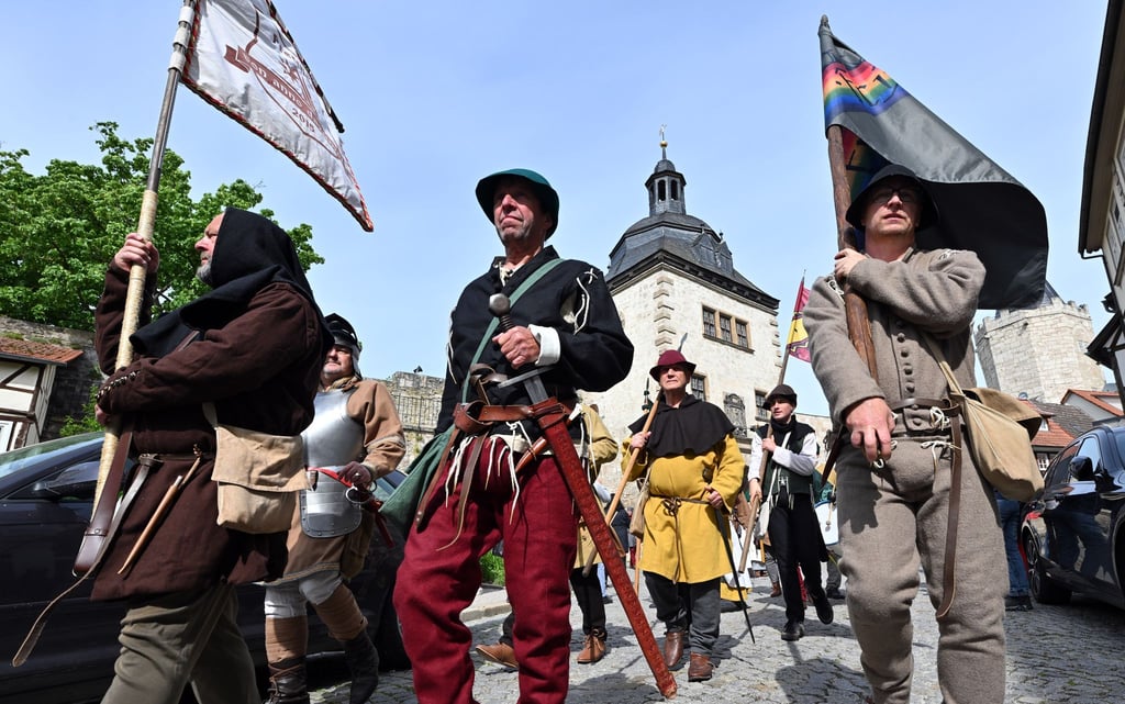 Der historische Bauernzug wird am frühen Sonntagnachmittag in Bad Frankenhausen erwartet.
