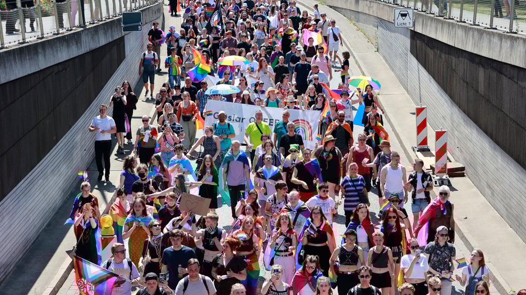 2023 fand erstmals ein Christopher Street Day in Wernigerode statt. Zu der Veranstaltung gehörte auch ein Umzug durch die Harz-Stadt.