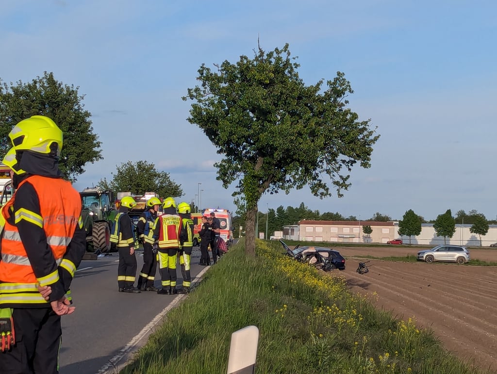 Am 8. Mai 2025 gegen 18:20 Uhr wurden vier Personen bei einem Verkehrsunfall auf der L187 nahe Tollwitz (Bad Dürrenberg) verletzt.