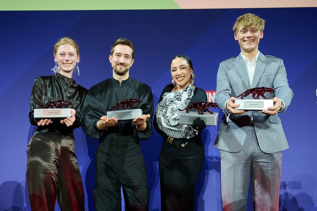 Die Preisträger Dana Herfurth (l-r), Bernhard Wenger, Tua El-Fawwal und Enzo Brumm.