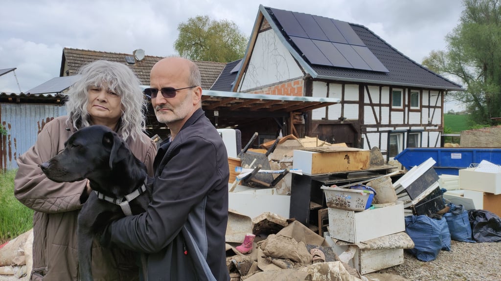 Das Anwesen von Sabine und Jörg Scharf in Dardesheim (Harzkreis) ist beim Hochwasser am 23. April schwer beschädigt worden.