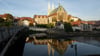 Die Neiße vor der Pfarrkirche St. Peter und Paul in Görlitz. Der Fluss Neiße gab dem Filmfestival im Dreiländereck von Deutschland, Polen und Tschechien den Namen. (Archivbild)