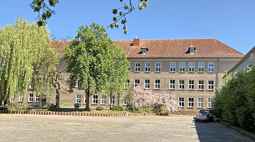 Das 70-jährige einstige Schulhaus in der Biethe hat als „Haus der Vereine“ ein neues Leben vor sich.