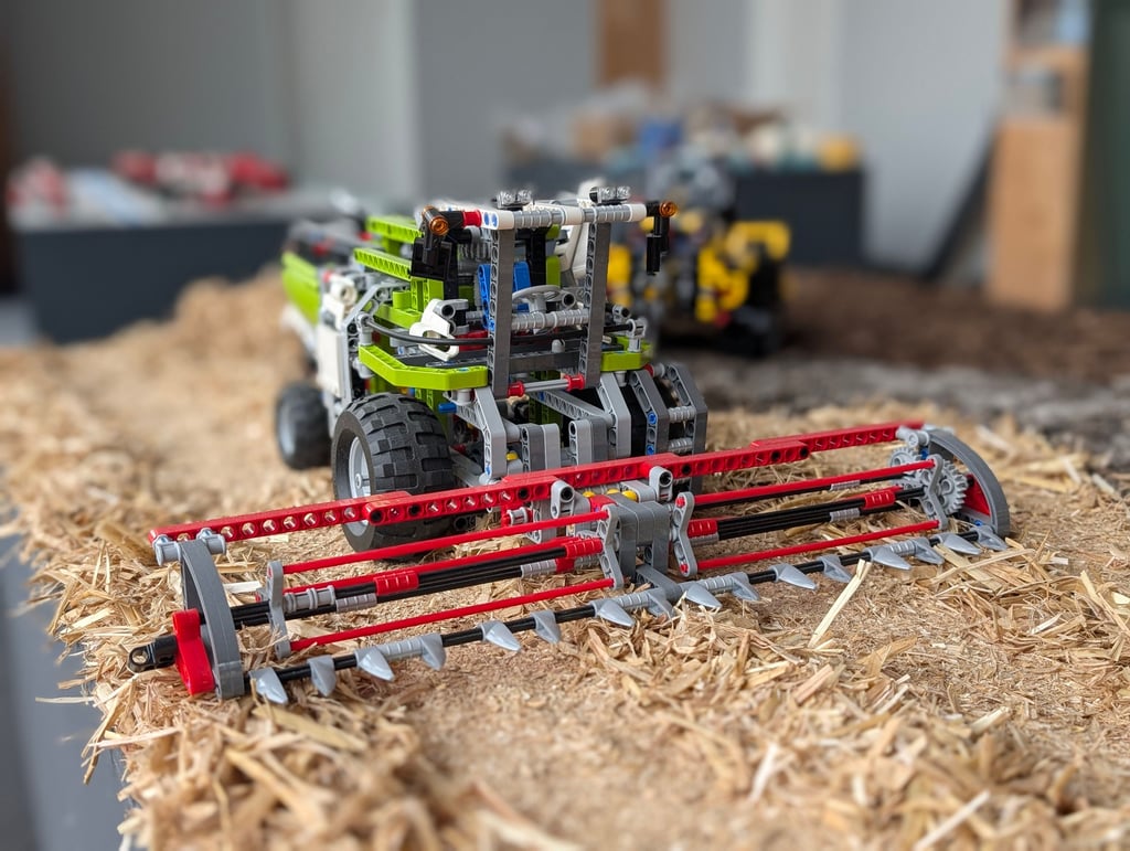 Große Technikträume aus kleinen Steinen: Im Magdeburger Jahrtausendturm können Jung und Alt die "LEGOmobil"-Ausstellung besuchen.