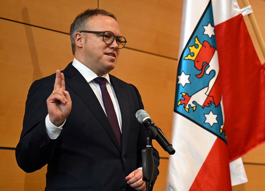 Die Zustimmung für die von Ministerpräsident Mario Voigt (CDU) geführte Koalition aus CDU, BSW und SPD geht laut einer Umfrage zurück. (Archivbild)