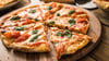 Eine Pizzaladen hat in Magdeburg wieder geöffnet. Jetzt startet der Lieferdienst mit neuem Chef und neuem Team.&nbsp;
