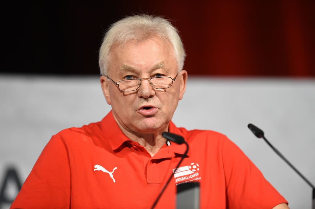 Möhlmann hat die vielen Trainer-Entlassungen kritisiert.