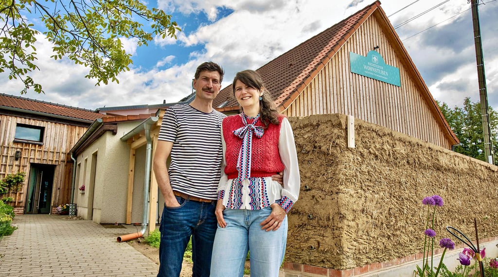 Janina und Kay Frömmigen haben in der Königendorfer Strasse in Kochstedt drei Ferienwohnungen errichtet.