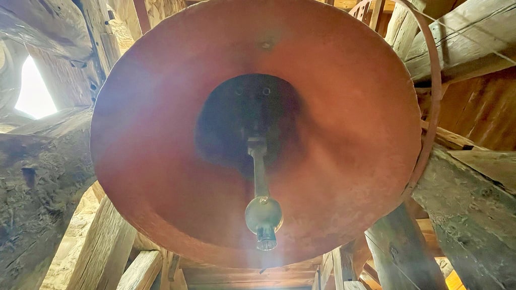 Die in die Jahre gekommenen Stahlglocken der St.-Johanniskirche in Bad Salzelmen sollen gegen Bronzeglocken ausgetauscht werden.