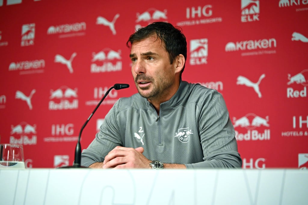 RB Leipzigs Trainer Zsolt Löw muss mit seinem Team in Bremen gewinnen, um noch eine Chance auf die Champions League zu haben.