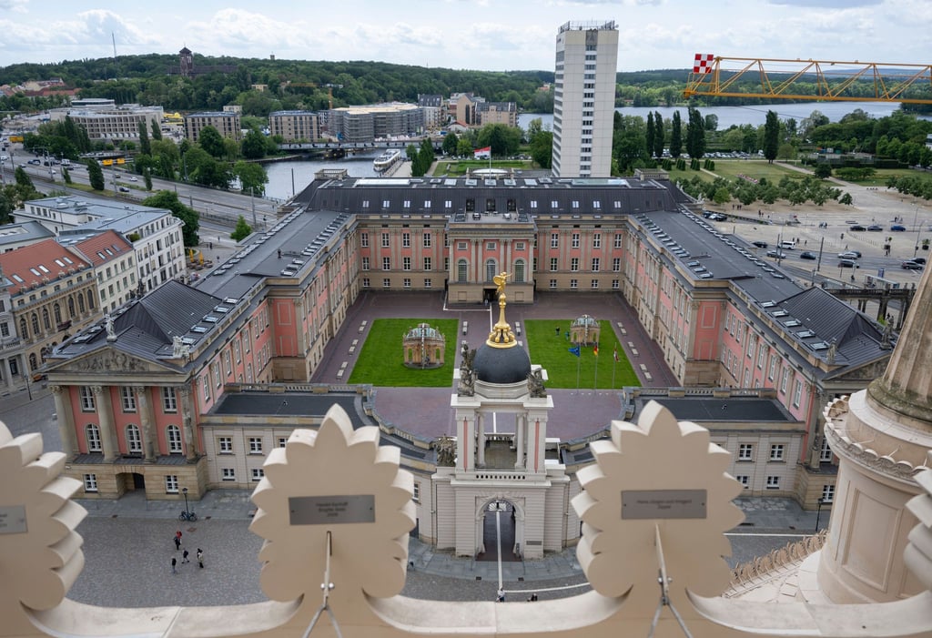 Der Landtag will sich mit der Corona-Pandemie auseinandersetzen. (Symbolbild)