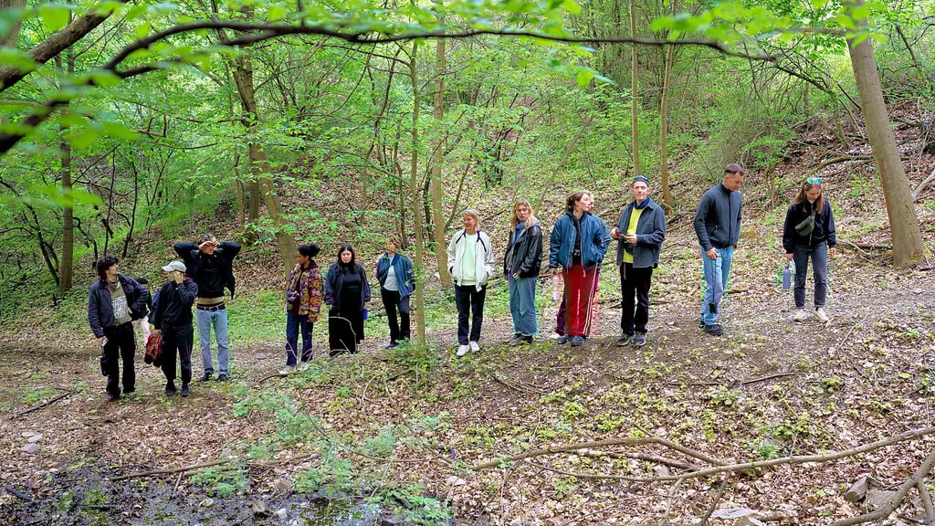Im Rahmen der Spring School, die dieses Jahr unter dem Thema „Wasser und Boden“ steht, haben die Studierenden aus Halle nicht nur Interviews geführt, sondern auch die Natur und Region um Hettstedt erkundet.