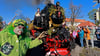 Der als Hexenexpress bekannte Walpurgiszug von Wernigerode nach Schierke lockt Jahr für Jahr viele Schaulustige an die Strecke der Harzer Schmalspurbahnen. Doch in diesem Jahr gibt es Kritik am Fahrplan.&nbsp;